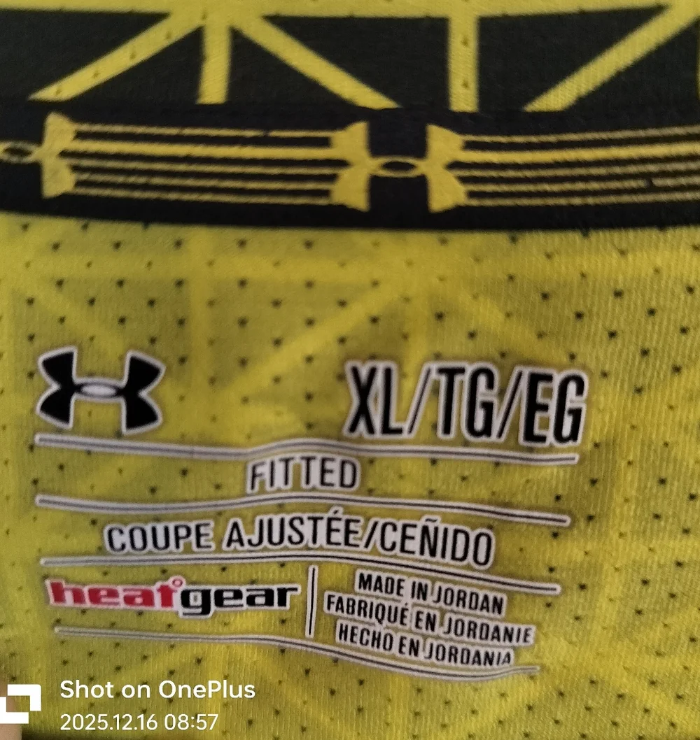 Womens Under Armour‎ Heat Gear Long sleeve Fitted Shirt Black/Yellow Size XLarge